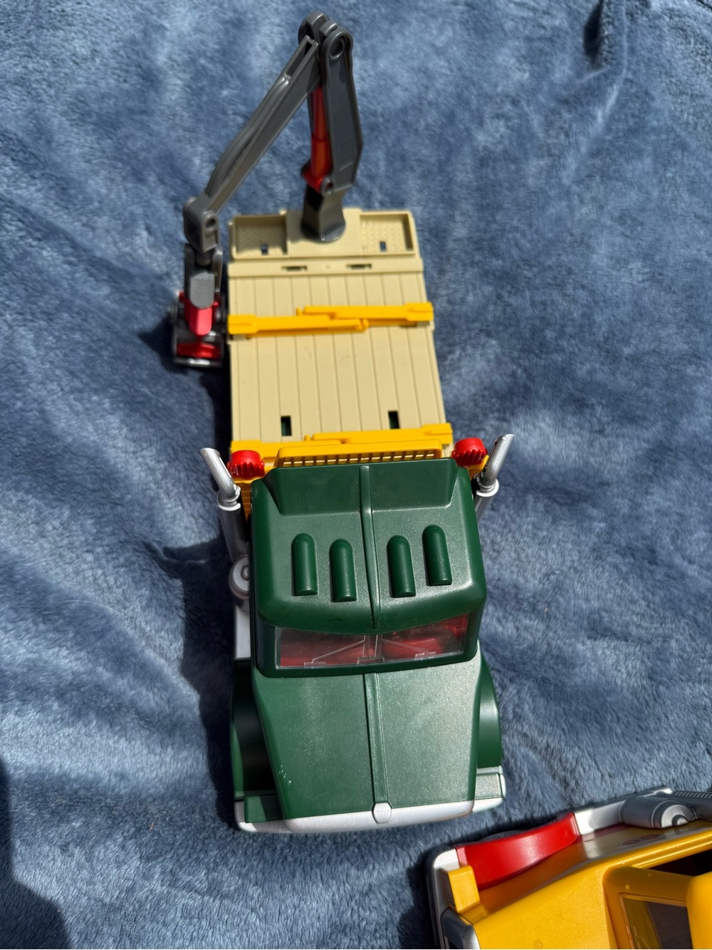 Playmobil Cement truck and Tree Logger Truck - Picture 3 of 5
